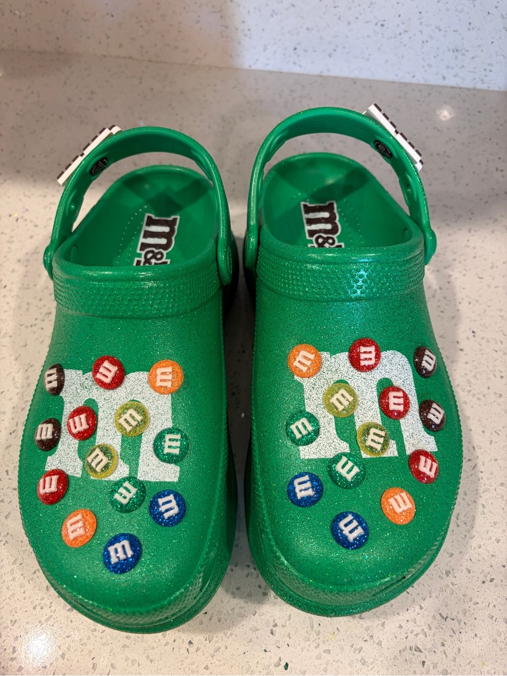 CROCS Green Glitter Platform Clogs with Colorful Candy Charms - Picture 5 of 6